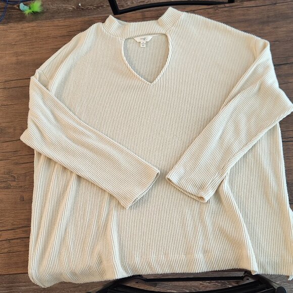 Terra & Sky Sweaters - Terra & Sky key hole sweater